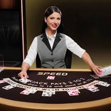 Giao diện người dùng win98 trên thiết bị di động với các trò chơi thể thao và casino
